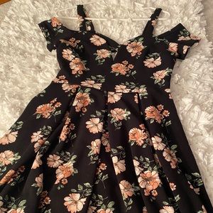 Floral cocktail dress 💃🌸